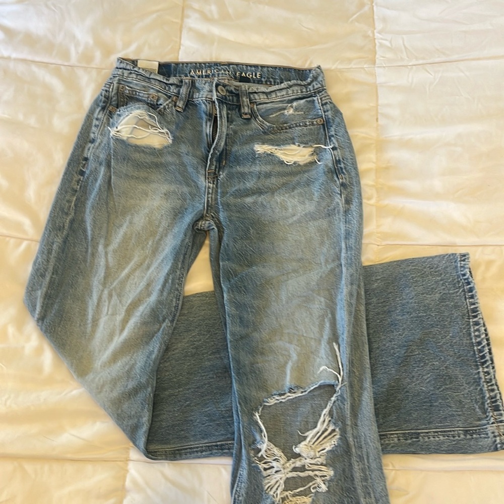 Low-Rise Baggy Flare Jeans- American Eagle in a size 000